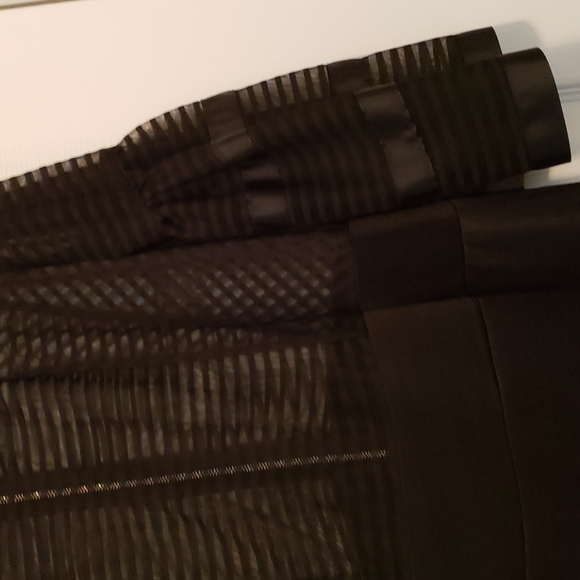 Elegant dress, with mermaid bottom - Picture 2 of 5